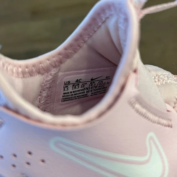 Nike Kids Light Pink Sneakers Size 4C - Picture 5 of 8